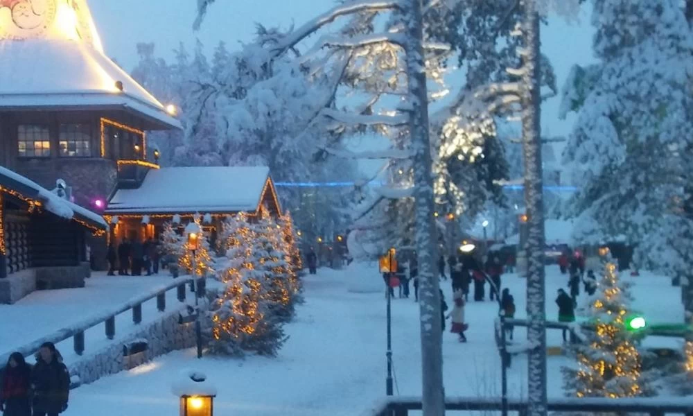 Ο κορονοϊός «χτύπησε» και το χωριό του Αϊ-Βασίλη στην Λαπωνία